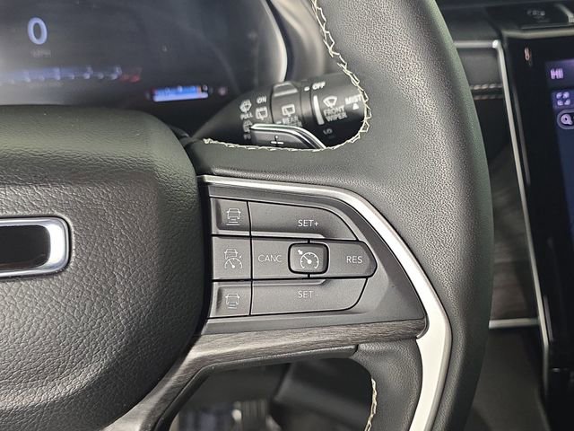 Used 2024 Jeep Grand Cherokee Limited w/ Black Appearance Package image 29