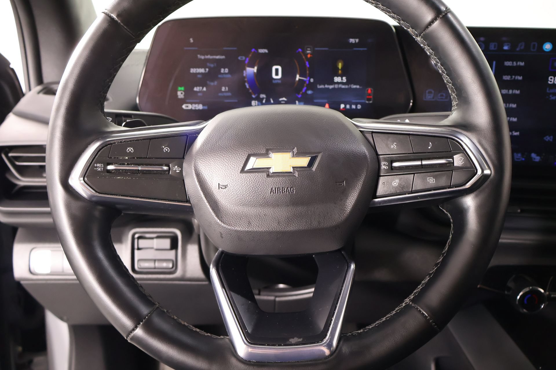 Used 2025 Chevrolet Silverado EV LT AWD/4WD image 3
