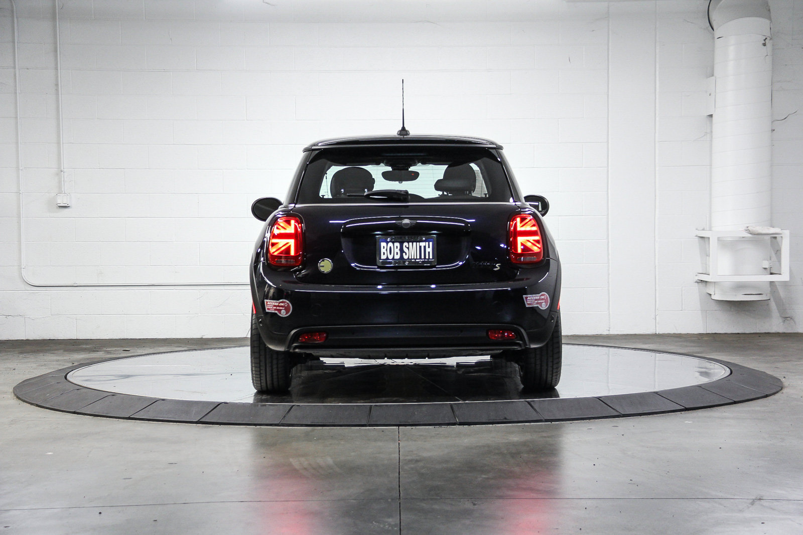 Certified 2024 MINI Cooper SE FWD image 5