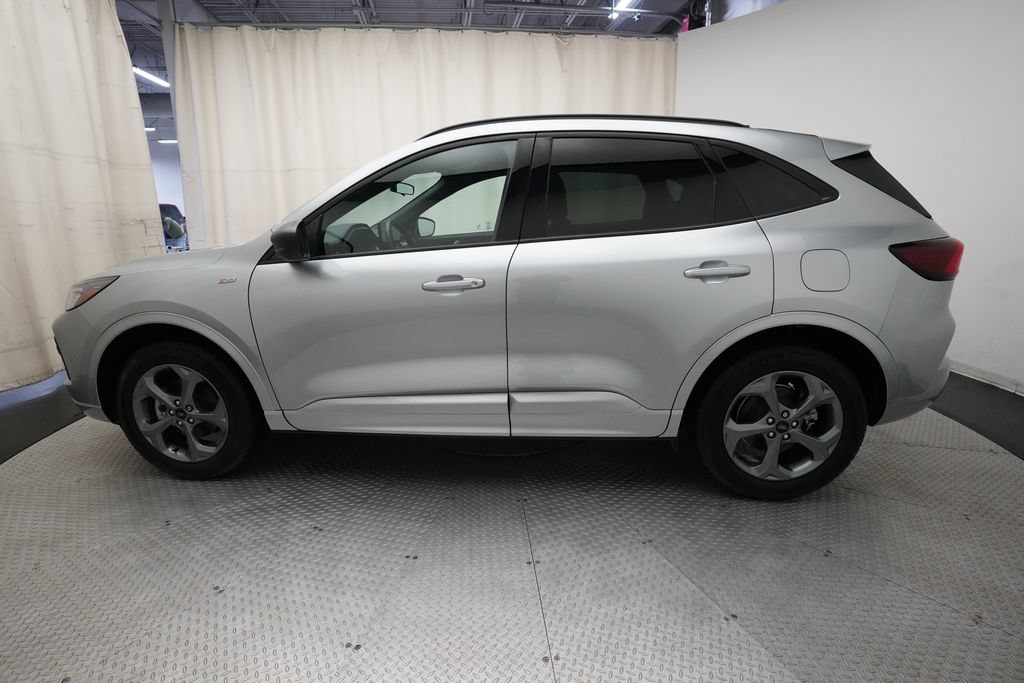 Used 2024 Ford Escape ST-Line w/ Tech Pack #1 AWD/4WD image 24