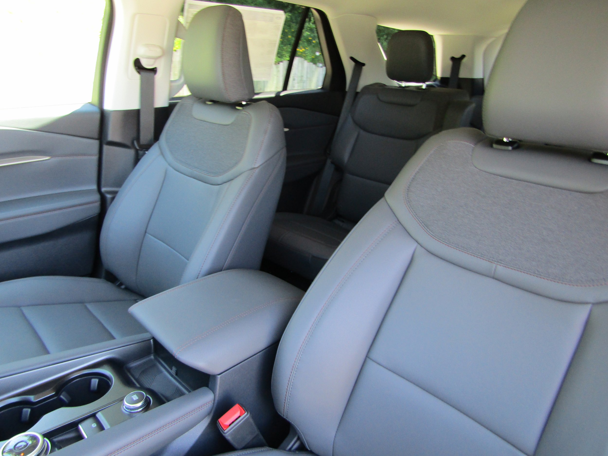 New 2026 Ford Explorer Active w/ Active Comfort Package AWD/4WD image 27