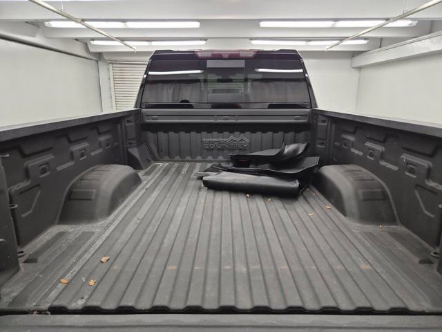 Used 2022 Chevrolet Silverado 2500 High Country w/ Safety Package II image 9
