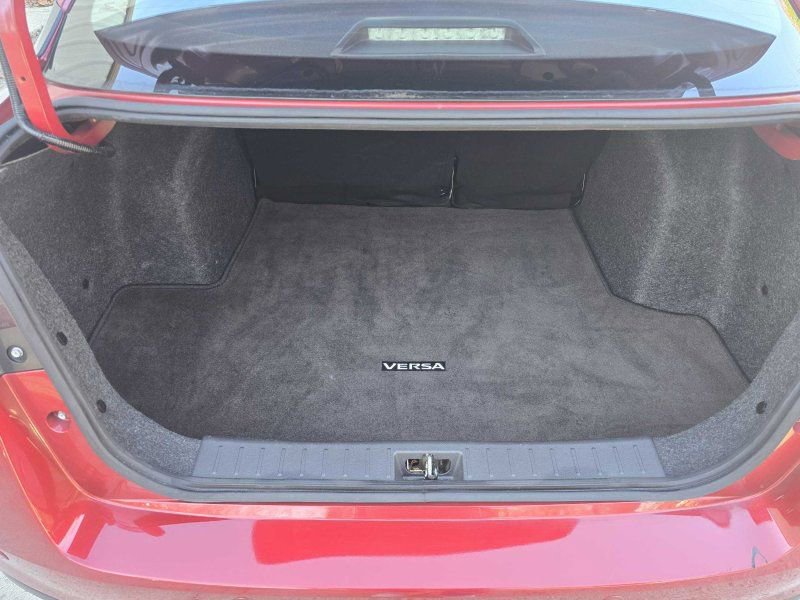 Used 2021 Nissan Versa SV image 33