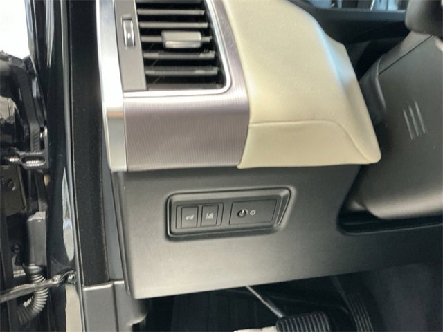 Used 2017 Land Rover Range Rover Sport HSE image 18