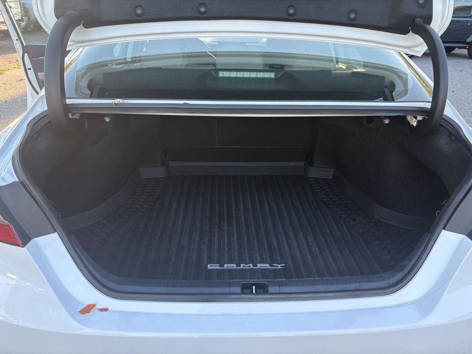 Used 2024 Toyota Camry SE image 25