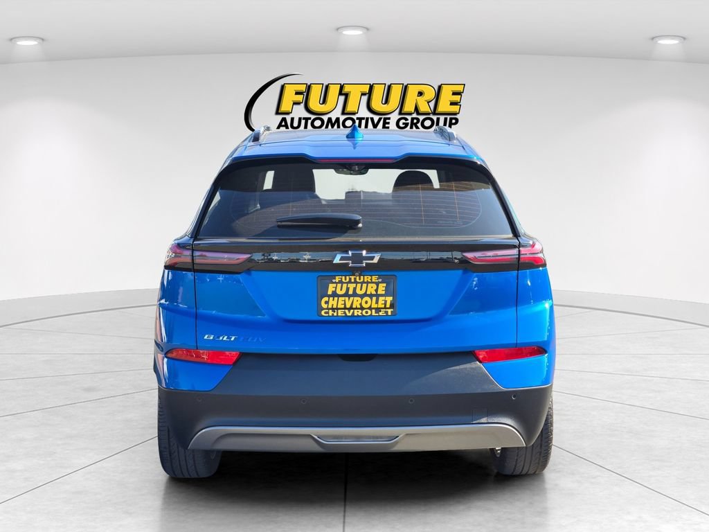 Certified 2022 Chevrolet Bolt EUV Premier w/ Sun & Sound Package FWD image 5