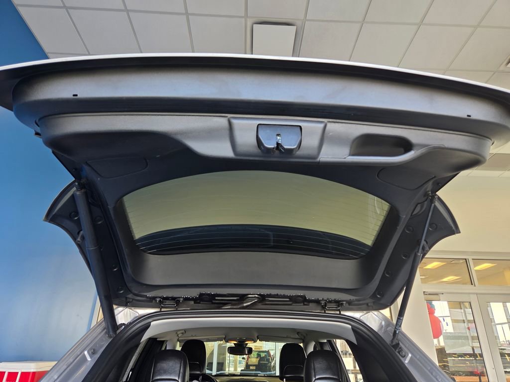 Used 2019 Jeep Cherokee Latitude Plus w/ Comfort/Convenience Group image 10