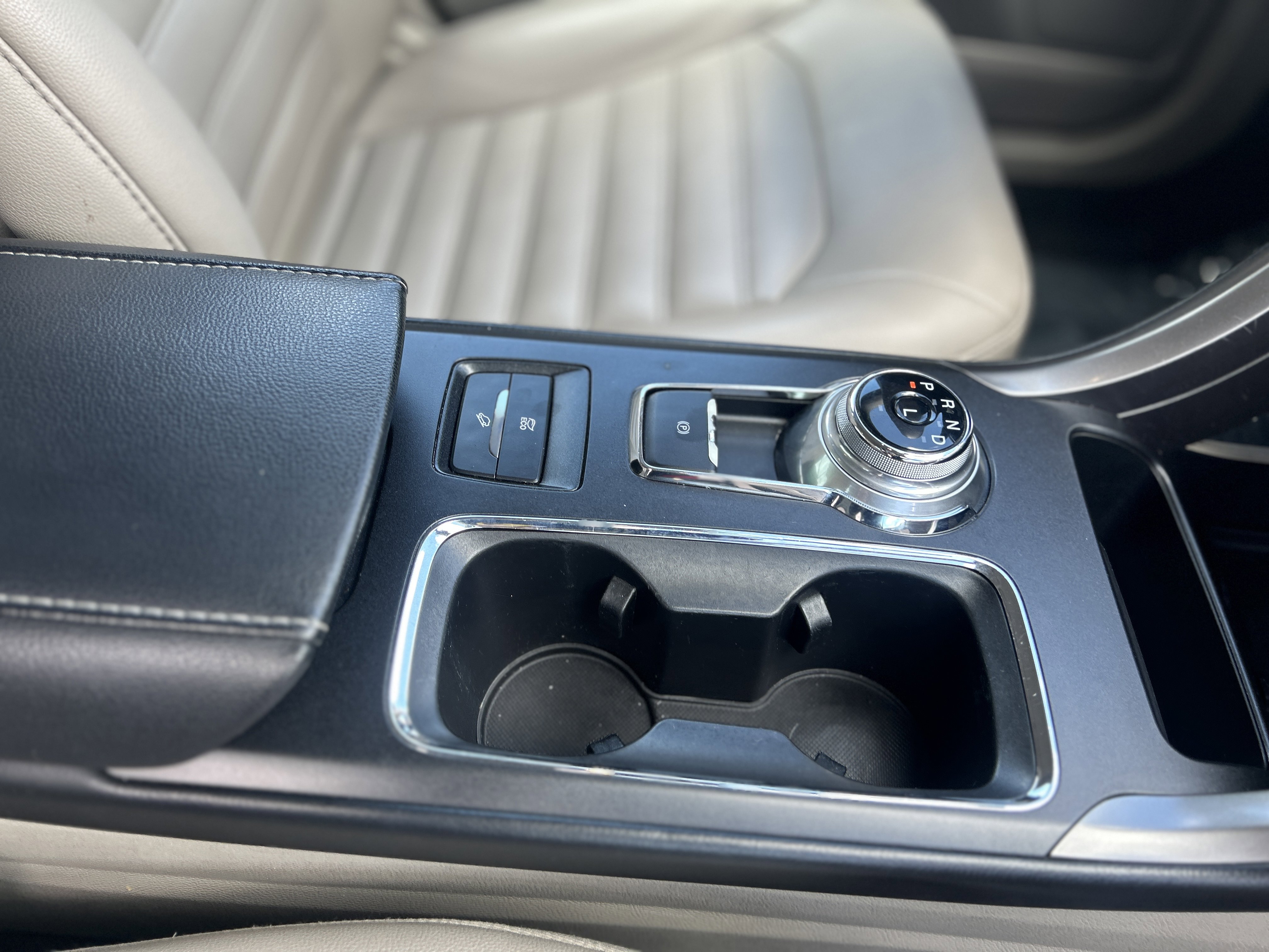 Used 2019 Ford Fusion SEL FWD image 33