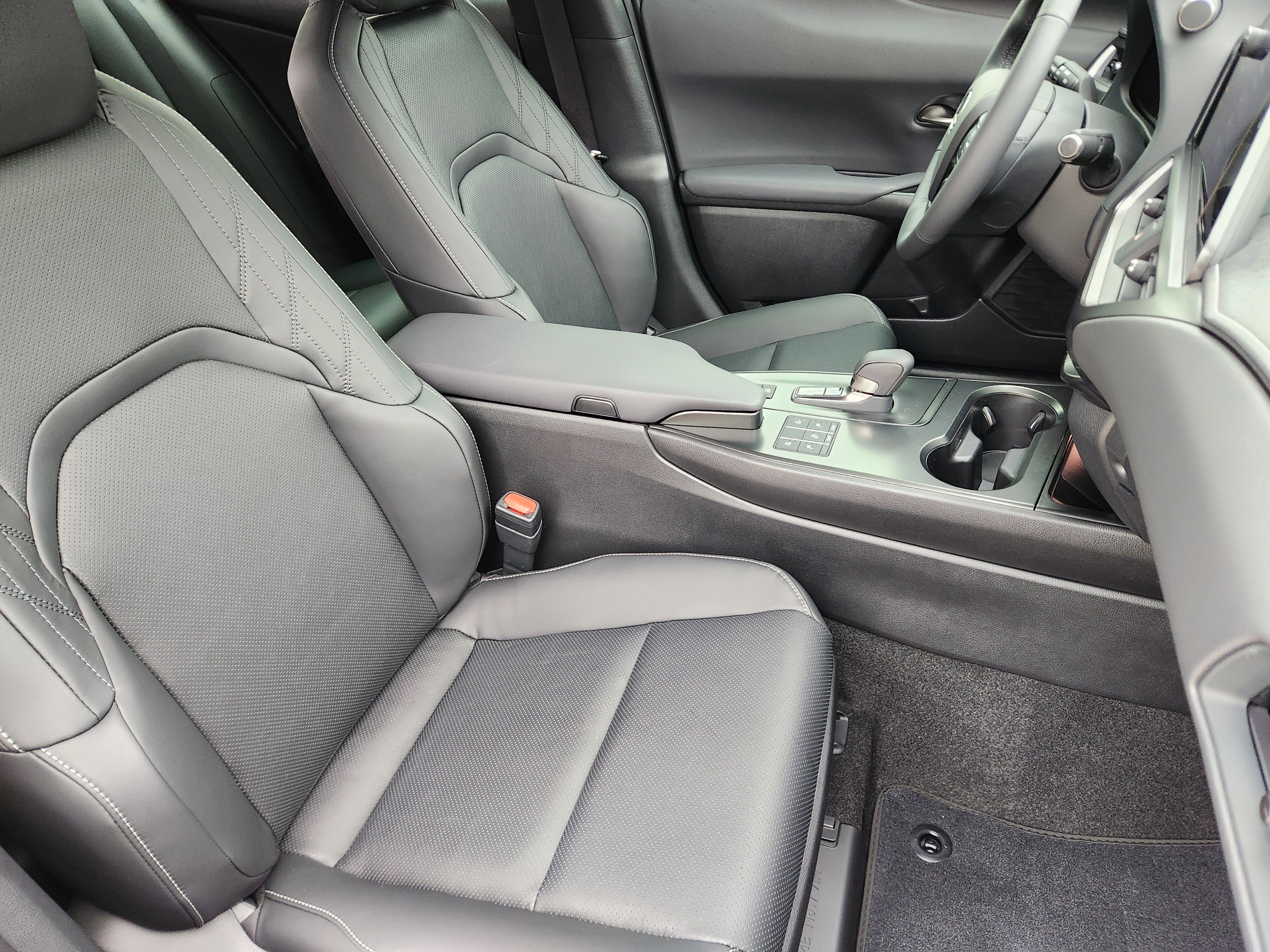 New 2026 Lexus UX 300h FWD image 9