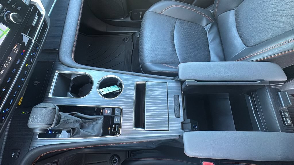 Used 2024 Toyota Sienna XSE w/ XSE Premium Package FWD image 24