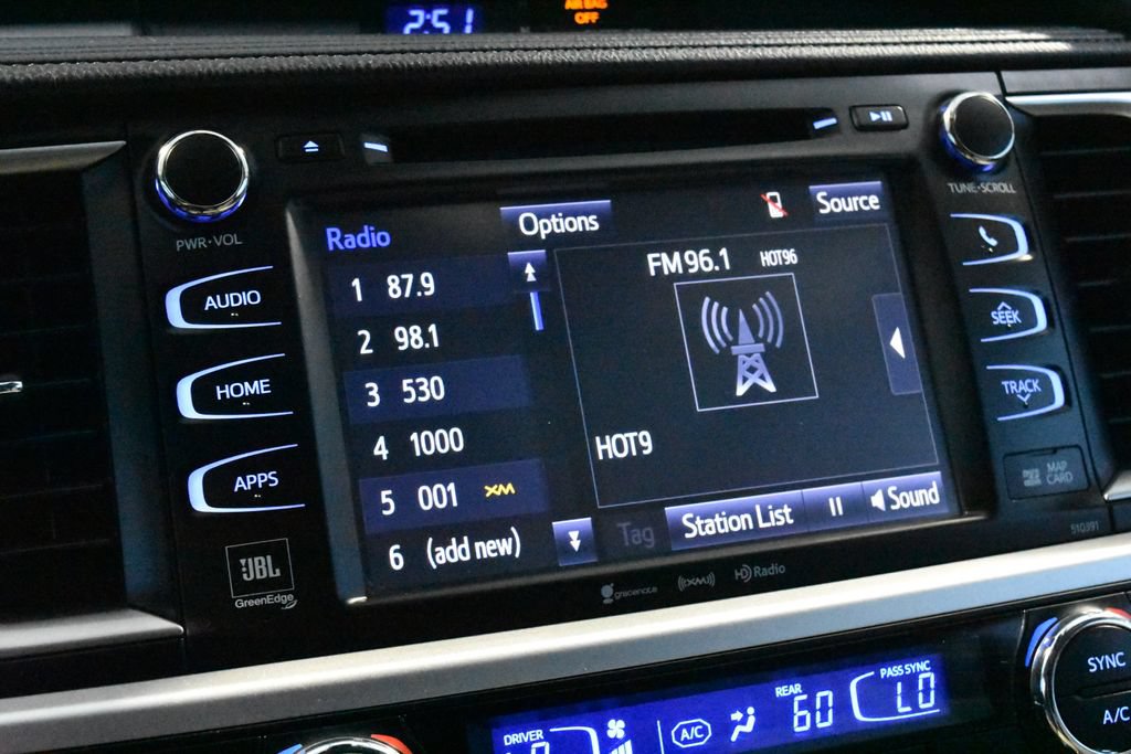 Used 2019 Toyota Highlander Limited Platinum AWD/4WD image 12