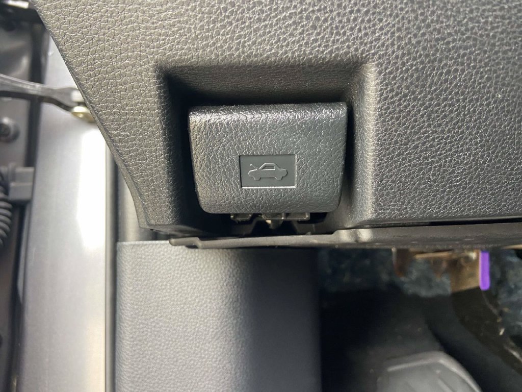 Used 2023 Toyota Tundra SR5 w/ SR5 Convenience Package AWD/4WD image 28
