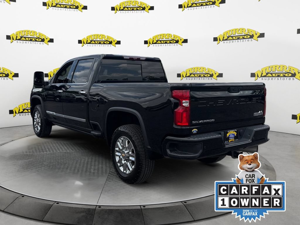 Used 2024 Chevrolet Silverado 2500 High Country w/ Technology Package AWD/4WD image 3