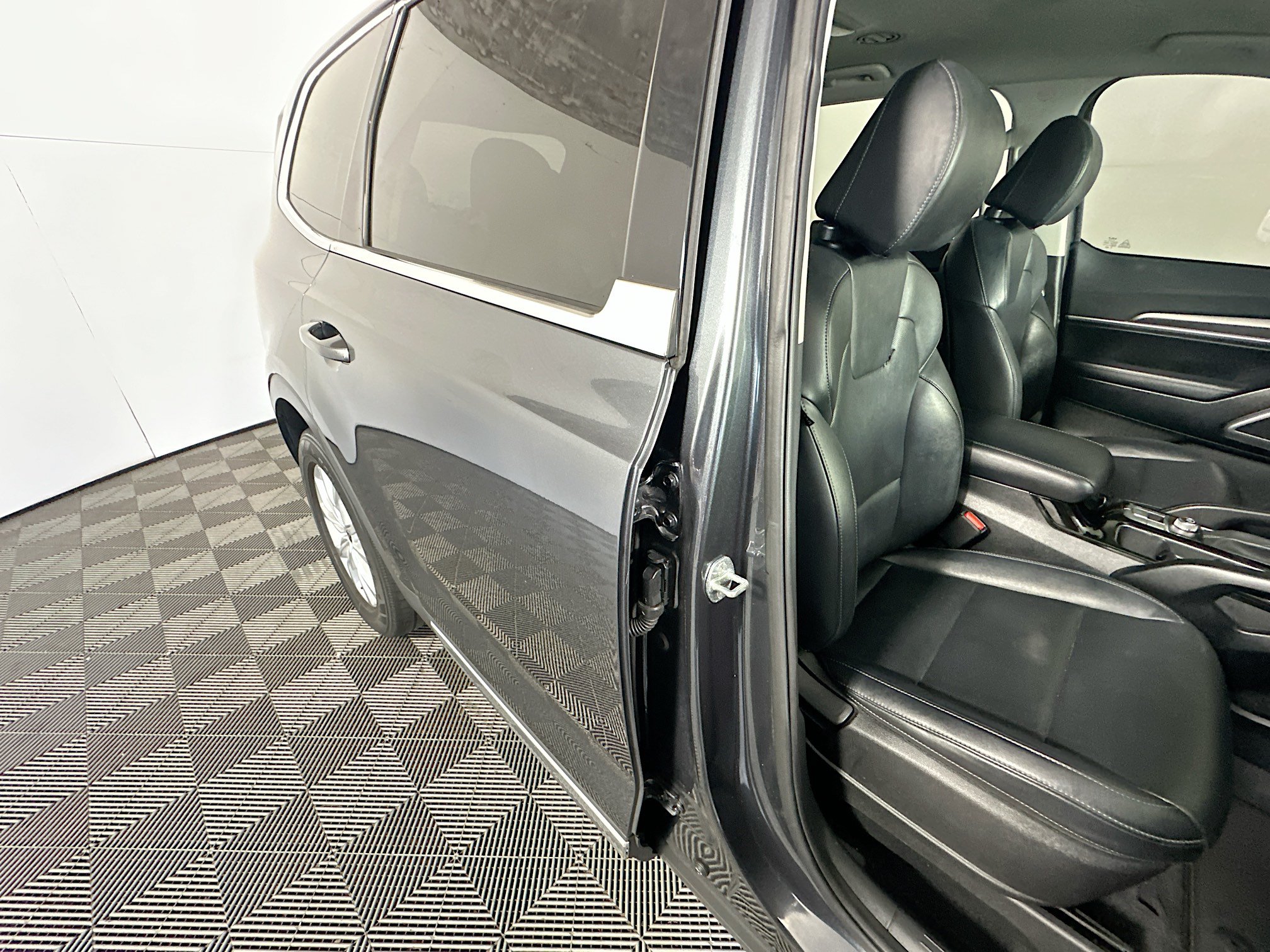 Used 2022 Kia Telluride LX FWD image 28