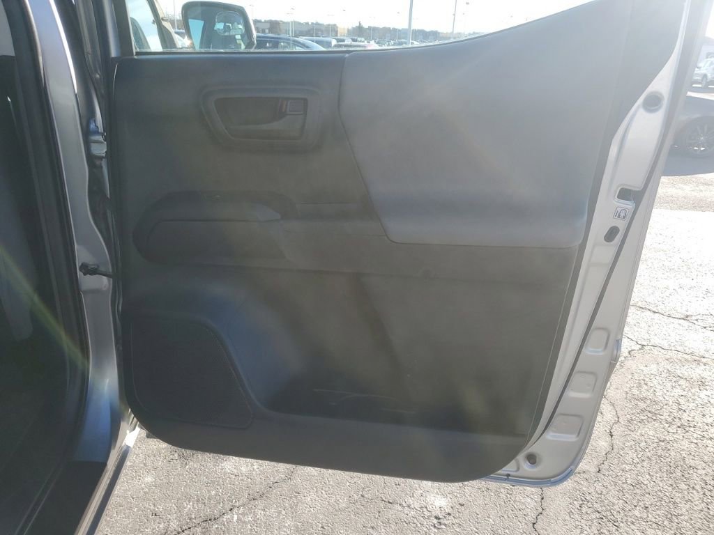 Used 2017 Toyota Tacoma SR w/ Tow Package image 28