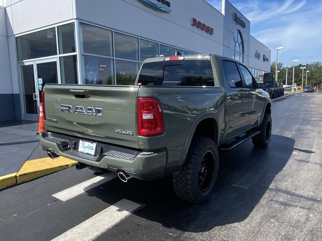 New 2026 RAM 1500 4x4 Crew Cab image 8
