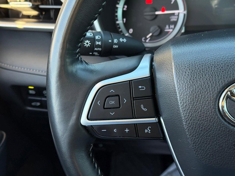 Certified 2023 Toyota Highlander XLE image 19