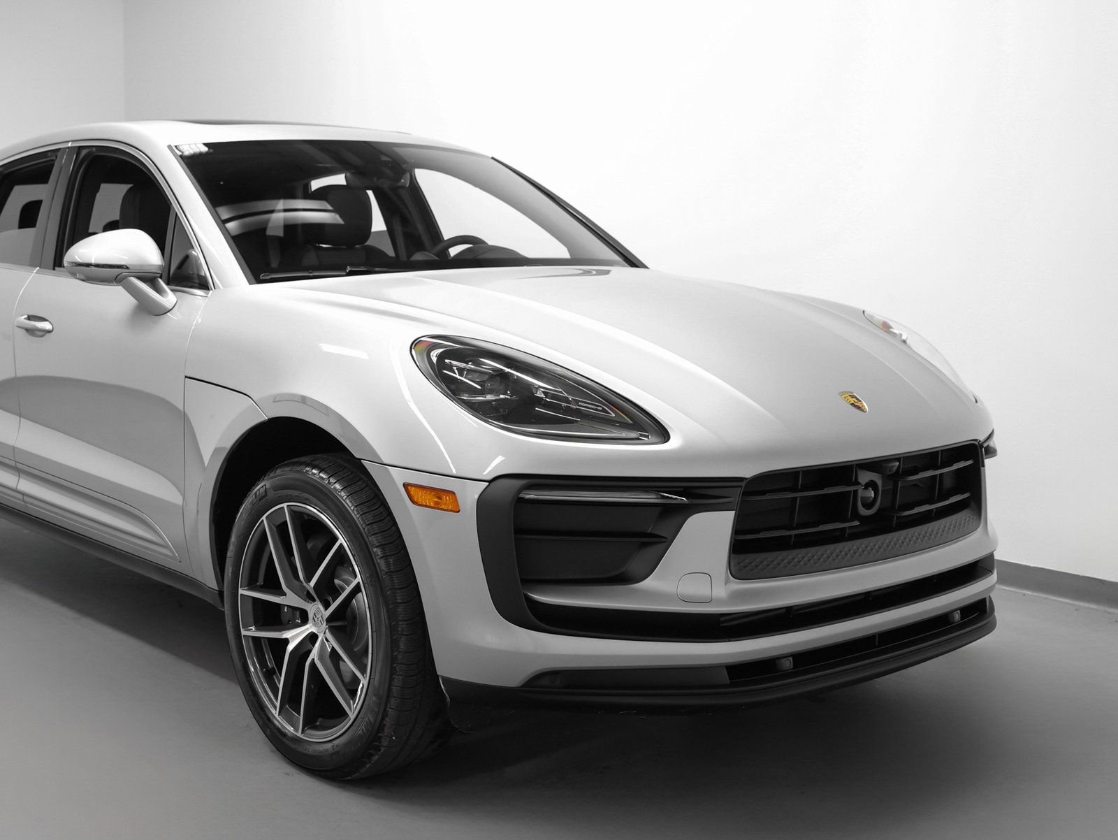 New 2026 Porsche Macan image 9
