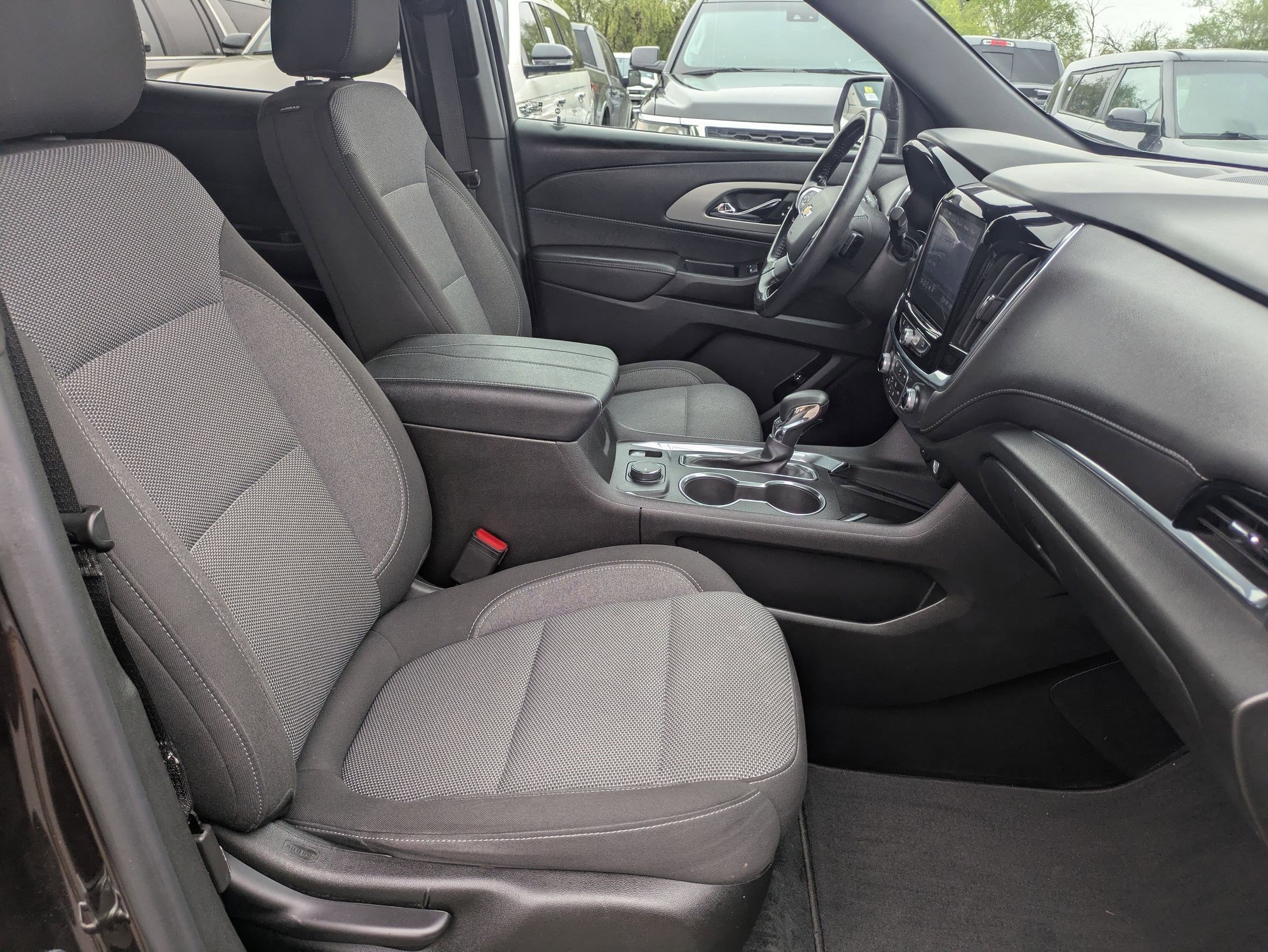 Used 2022 Chevrolet Traverse LT image 26