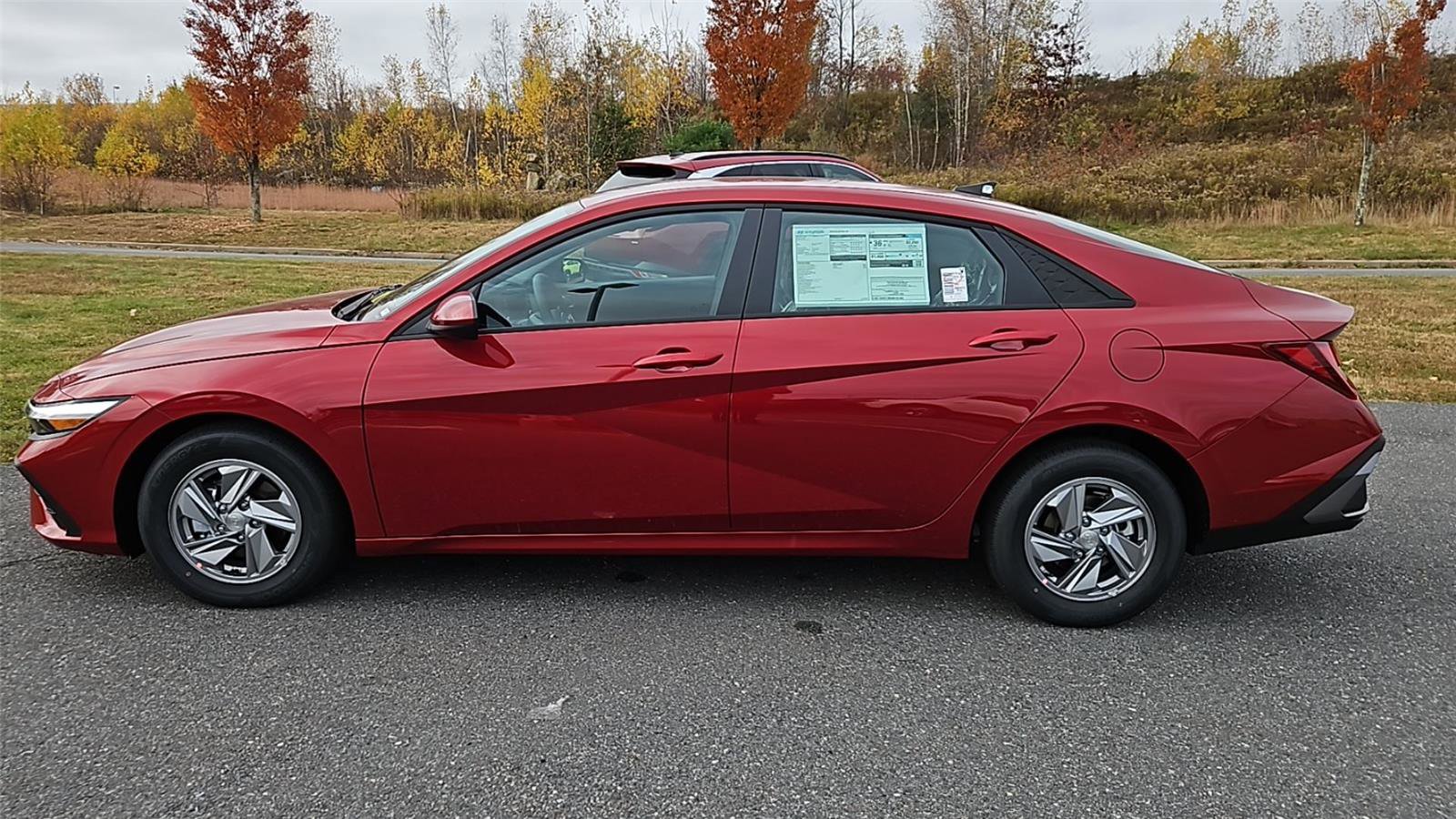 New 2025 Hyundai Elantra SE image 4