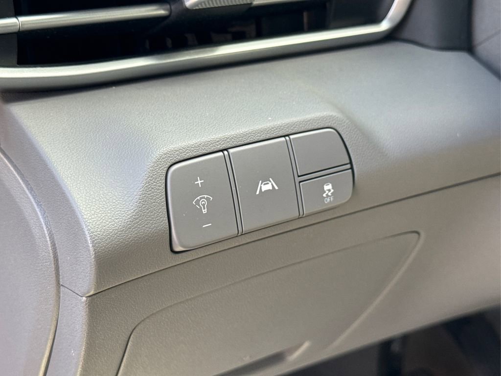 Certified 2021 Hyundai Elantra SEL image 21