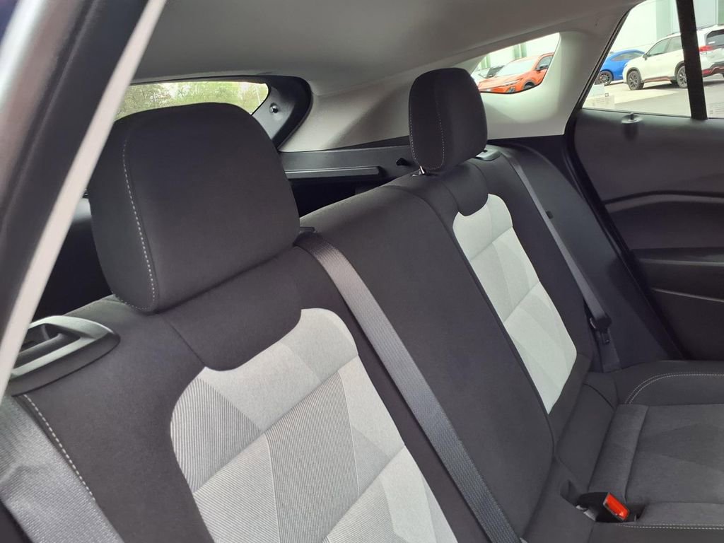 Used 2024 Chevrolet Trax LS w/ LS Convenience Package FWD image 22