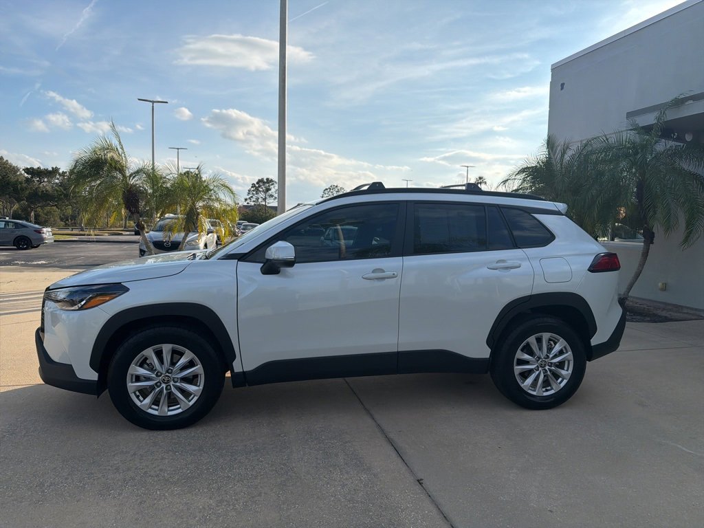 Used 2024 Toyota Corolla Cross LE image 5