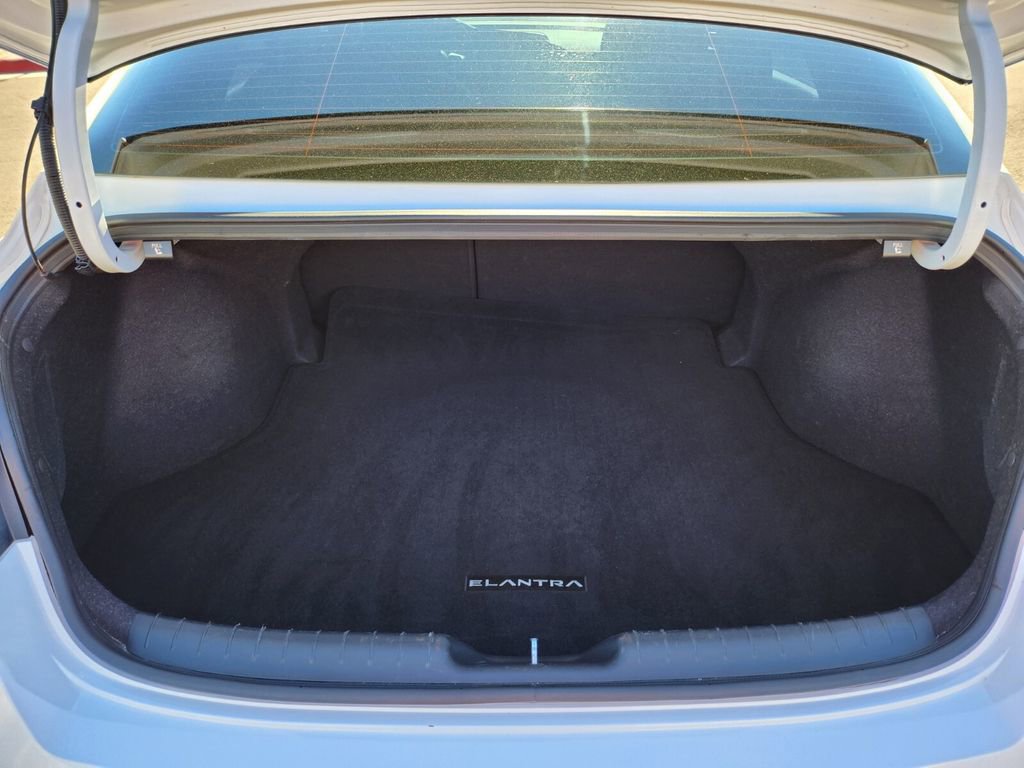 Certified 2024 Hyundai Elantra Limited image 13