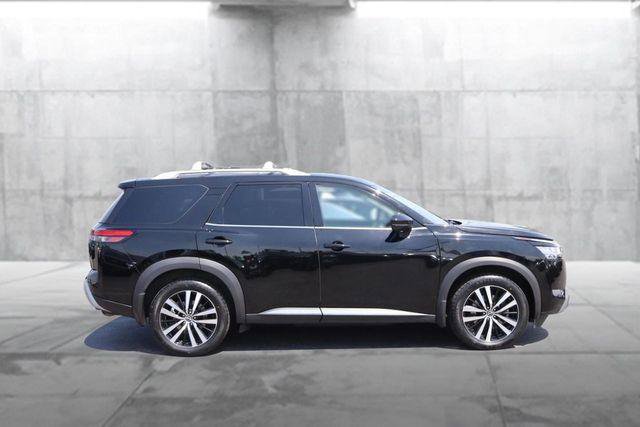Used 2023 Nissan Pathfinder Platinum w/ Lighting Package (N92) AWD/4WD image 5