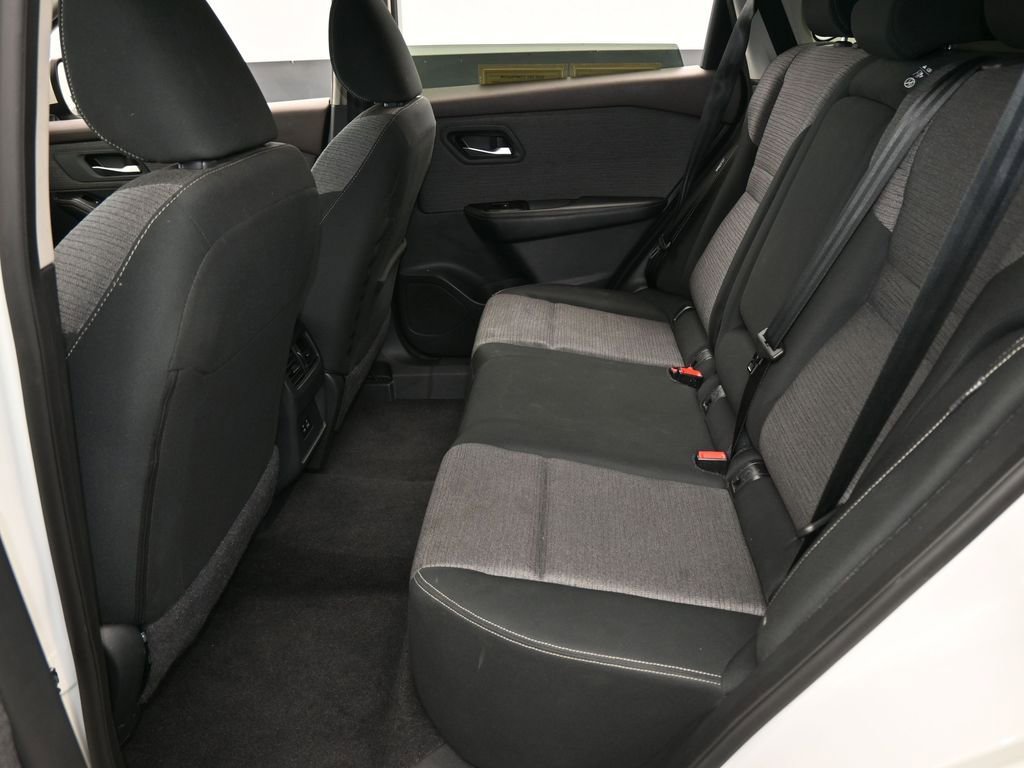 Used 2023 Nissan Rogue SV image 33