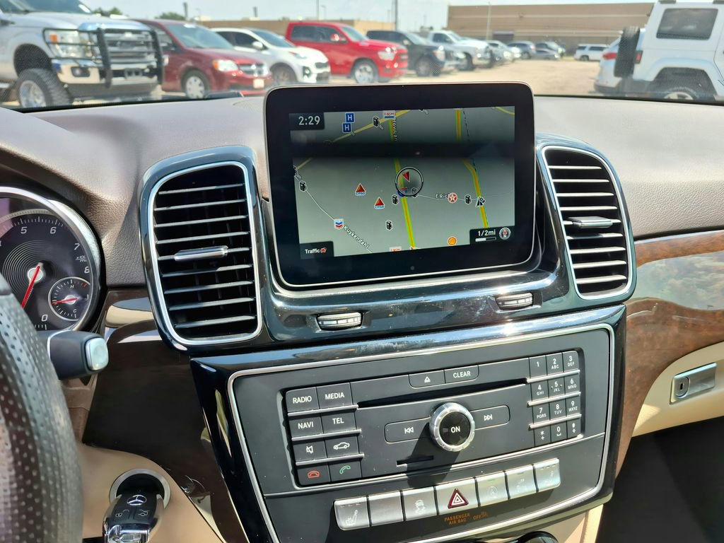 Used 2019 Mercedes-Benz GLE 400 4MATIC image 17