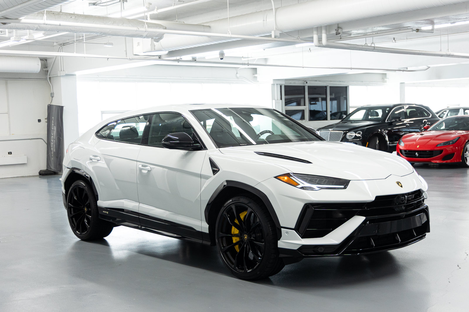 Used 2024 Lamborghini Urus S AWD/4WD image 9