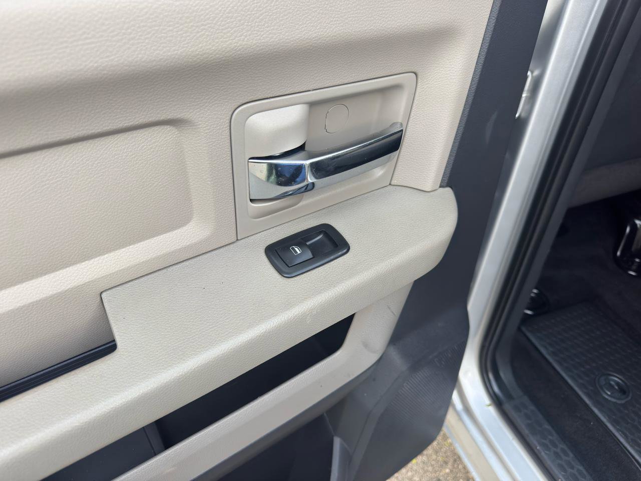 Used 2010 Dodge Ram 2500 Truck SLT AWD/4WD image 33