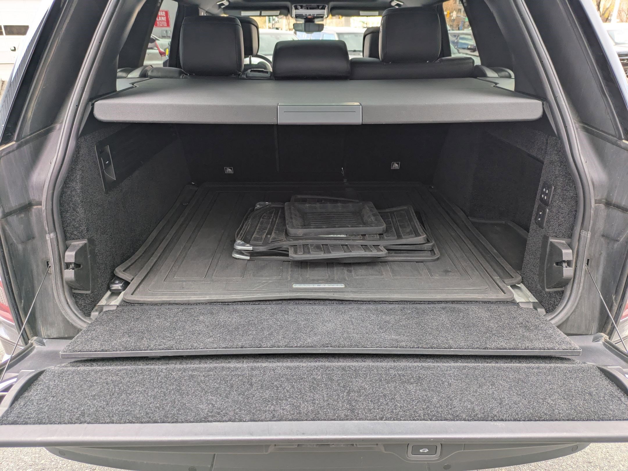 Used 2018 Land Rover Range Rover HSE image 29