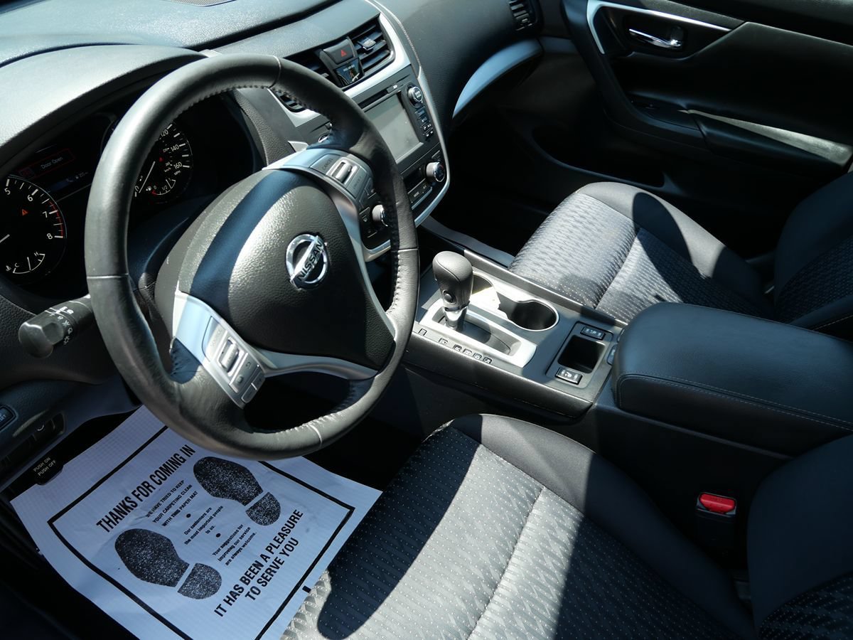 Used 2017 Nissan Altima 2.5 SV w/ Convenience Package FWD image 12
