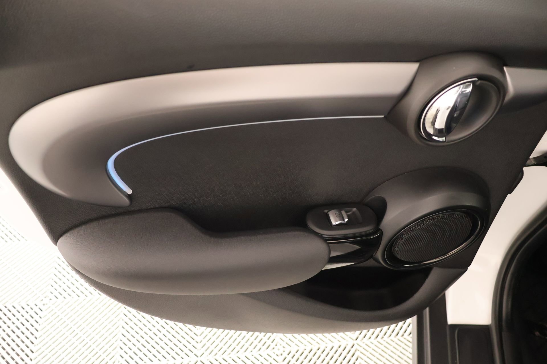 Used 2023 MINI Cooper 4-Door Hardtop FWD image 17