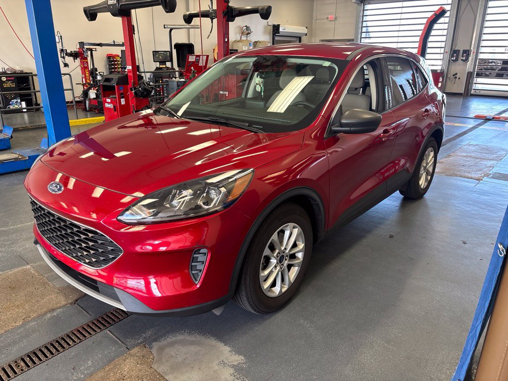 Used 2022 Ford Escape SE w/ Cold Weather Package FWD image 2
