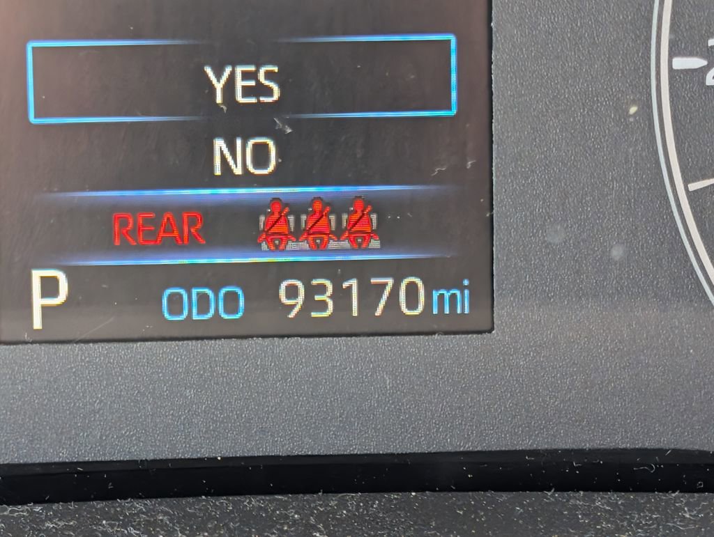 Used 2023 Toyota Corolla Cross LE w/ Moonroof Package image 18