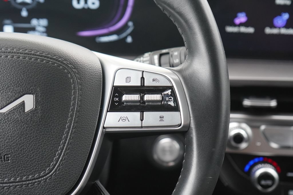 Used 2025 Kia Telluride LX FWD image 14