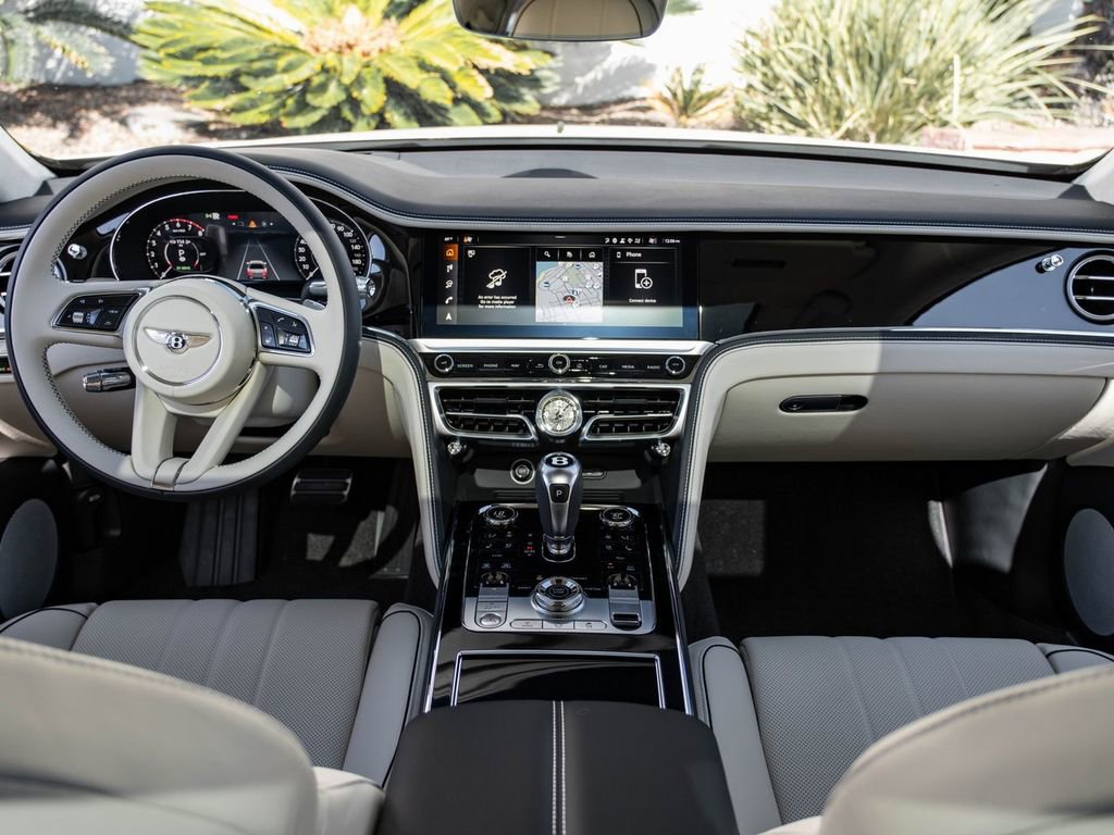 New 2026 Bentley Flying Spur Plug-In Hybrid AWD/4WD image 4