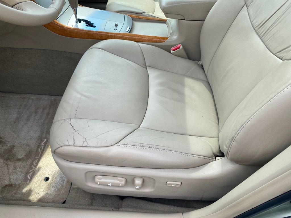 Used 2006 Toyota Avalon XLS image 11