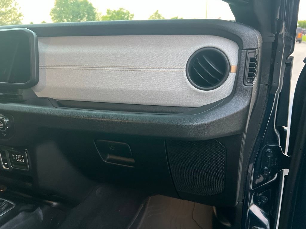 Used 2025 Jeep Wrangler Sport AWD/4WD image 22