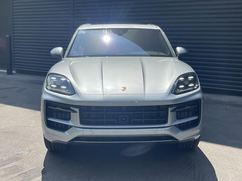 New 2025 Porsche Cayenne image 10