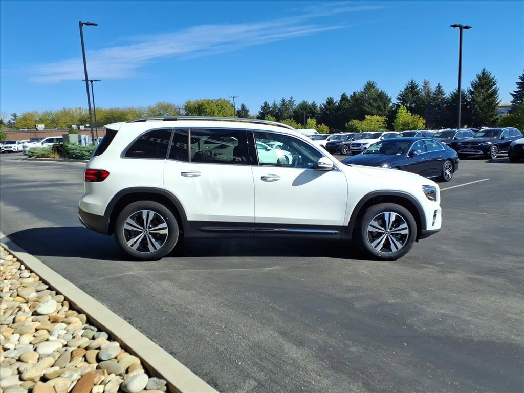 New 2025 Mercedes-Benz GLB 250 4MATIC image 7