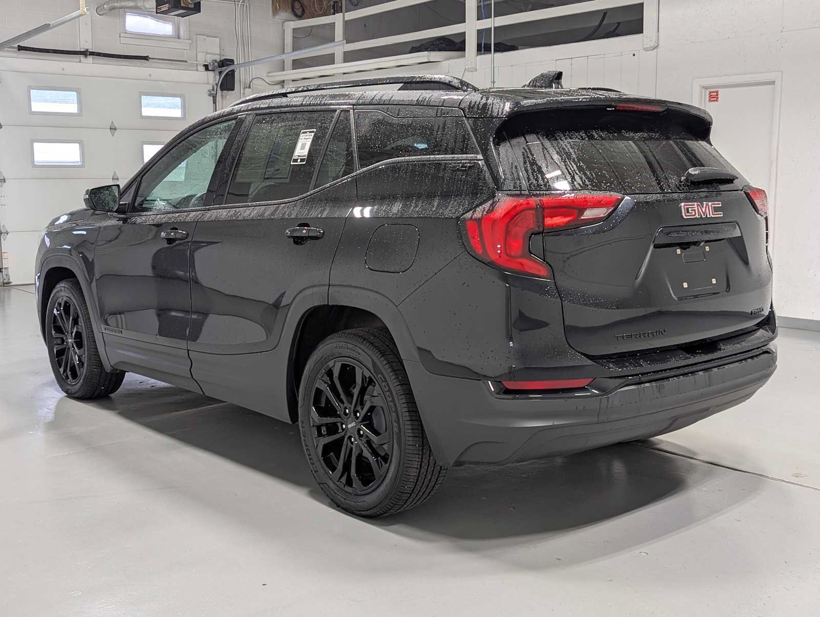 Certified 2021 GMC Terrain SLT w/ Elevation Edition AWD/4WD image 10