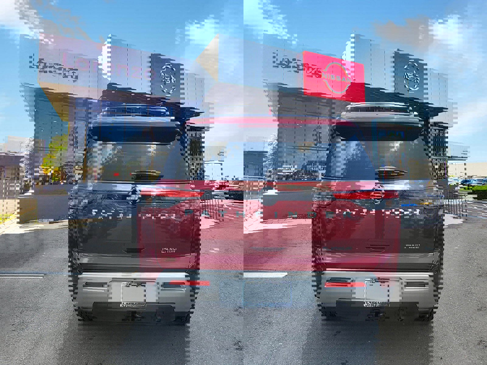 New 2025 Nissan Pathfinder Platinum w/ Cargo Package image 5