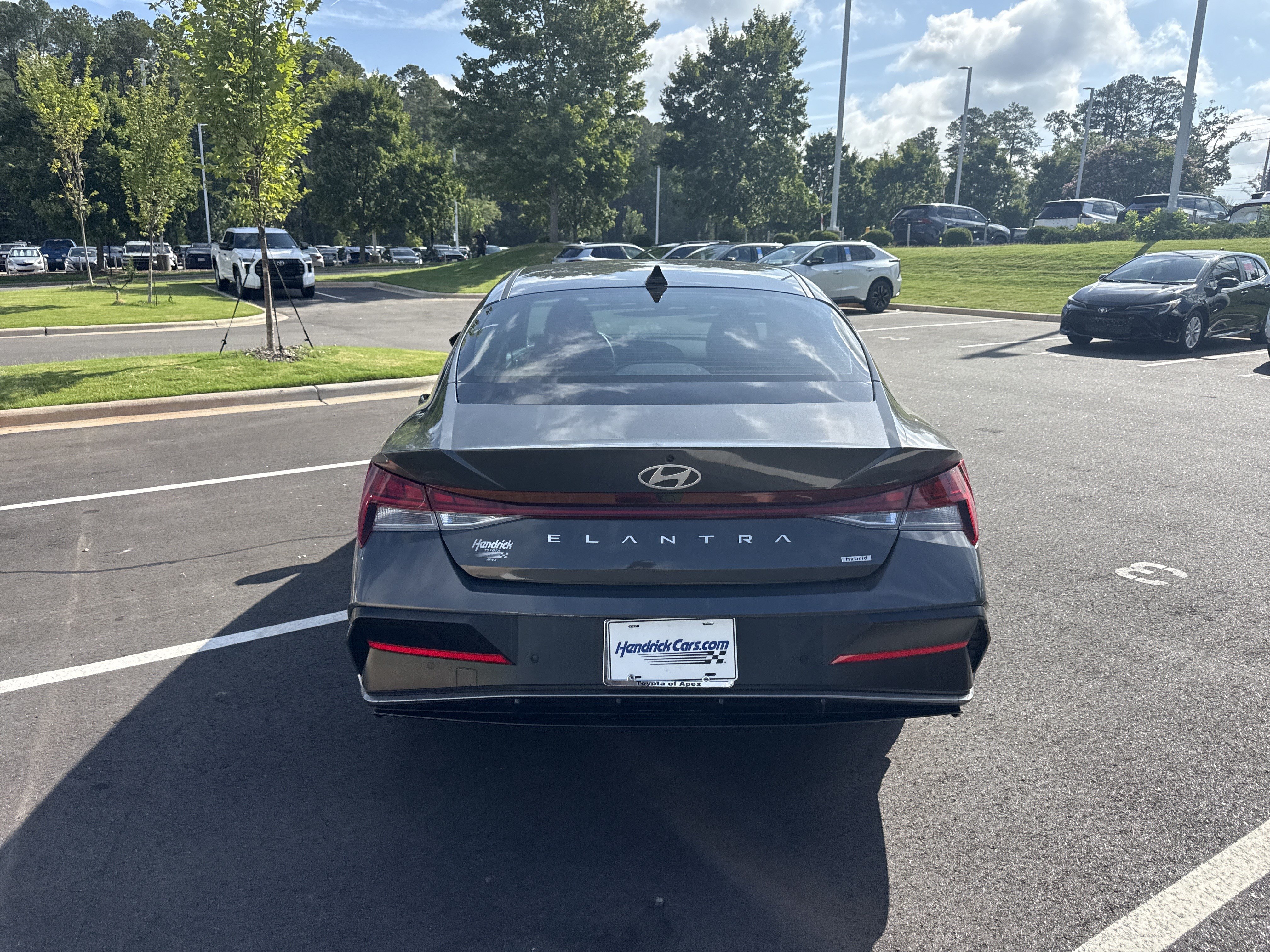 Used 2024 Hyundai Elantra Limited FWD image 9