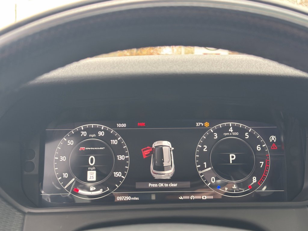 Used 2019 Land Rover Range Rover Velar R-Dynamic SE image 21