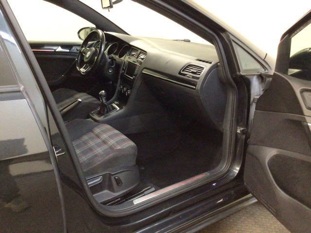 Used 2017 Volkswagen GTI S image 11