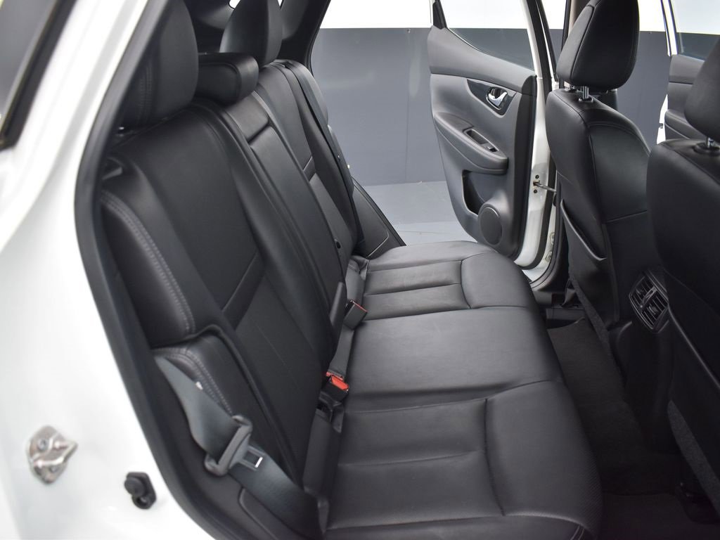 Used 2022 Nissan Rogue Sport SL image 9